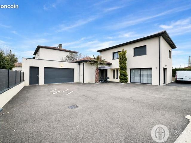 Villa 5 pièces 141 m²