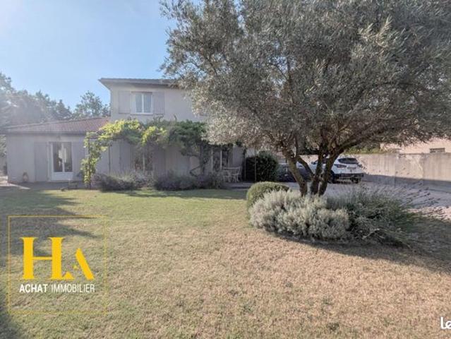 Villa 5 pièces 141 m²