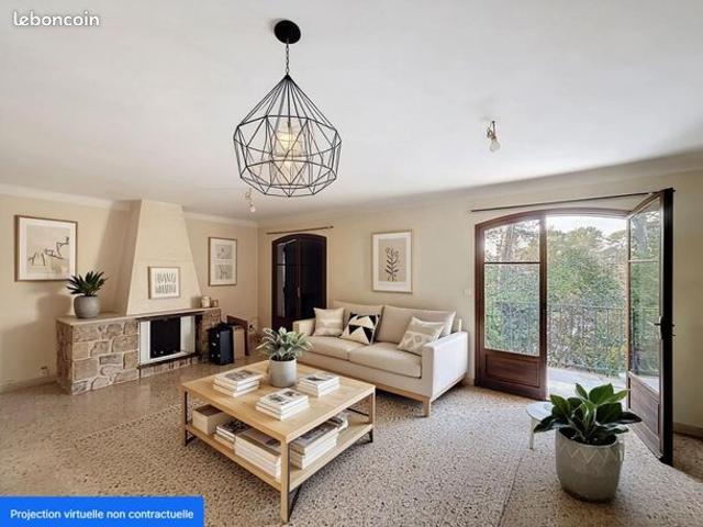 Villa 5 pièces 141 m²