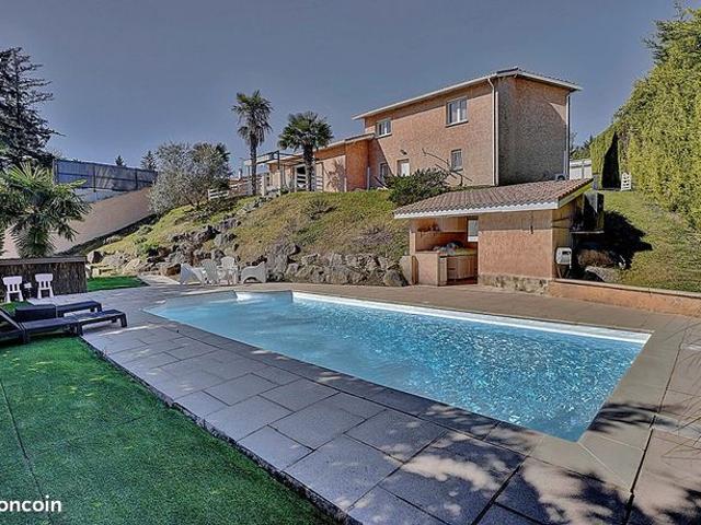 Villa 5 pièces 142 m²