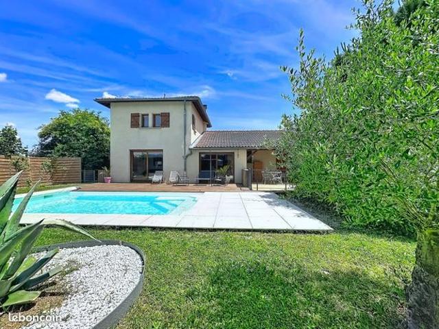 Villa 5 pièces 142 m²