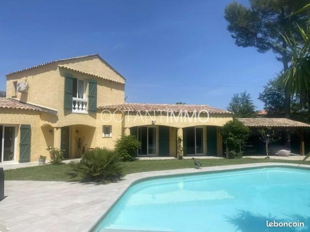 Villa 5 pièces 142 m²