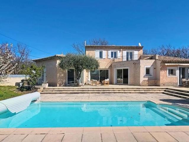 VILLA 5 PIECES 143 m2 AVEC PISCINE, GRAND GARAGE SUR TERRAIN PLAT DE 1500 M2