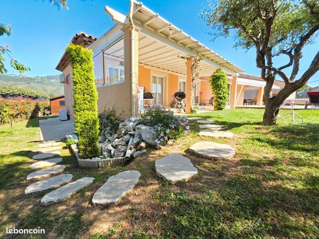 Villa 5 pièces 143 m²