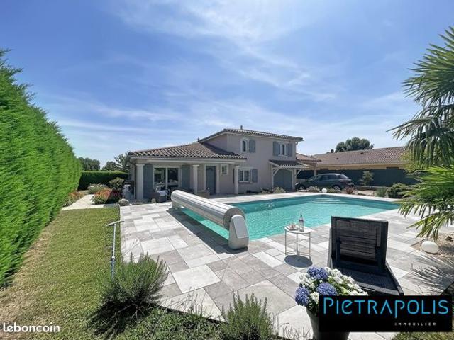 Villa 5 pièces 143 m²