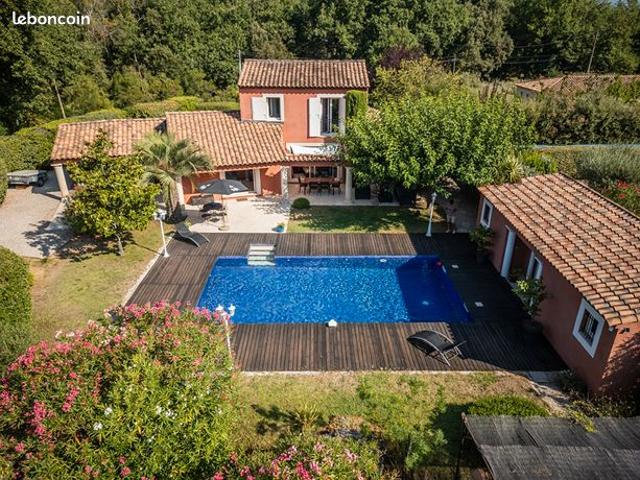 Villa 5 pièces 143 m²