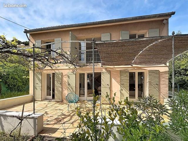 Villa 5 pièces 143 m²