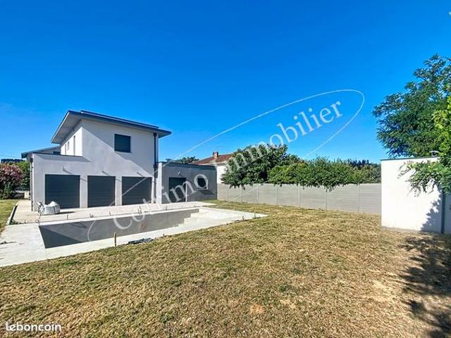 Villa 5 pièces 143 m²