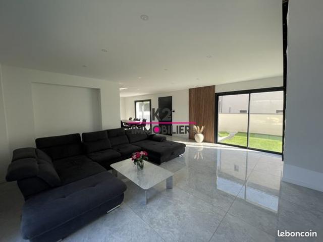 Villa 5 pièces 143 m²