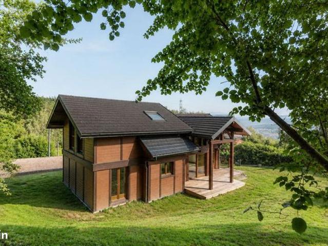 Villa 5 pièces 145 m²