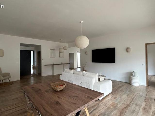 Villa 5 pièces 144 m²