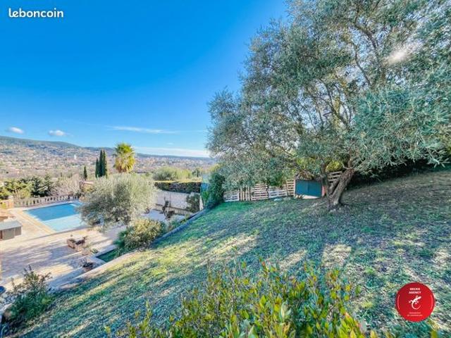 Villa 5 pièces 144 m²