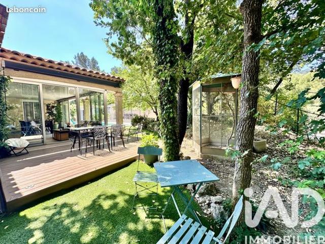 Villa 5 pièces 144 m²