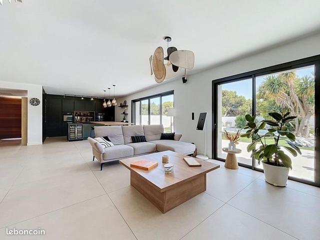 Villa 5 pièces 145 m²