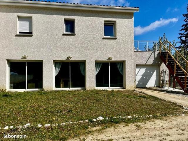 Villa 5 pièces 145 m²