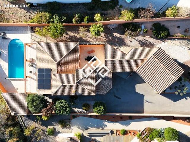 Villa 5 pièces 145 m²