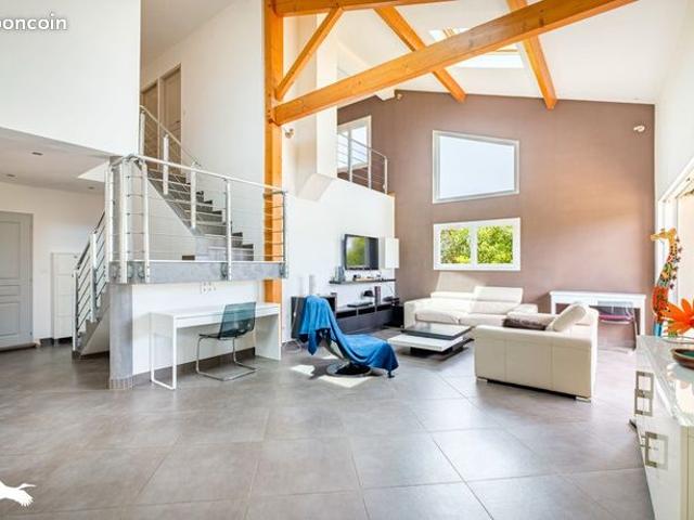 Villa 5 pièces 145 m²