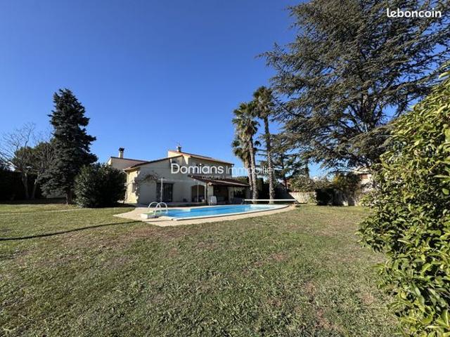 Villa 5 pièces 145 m²