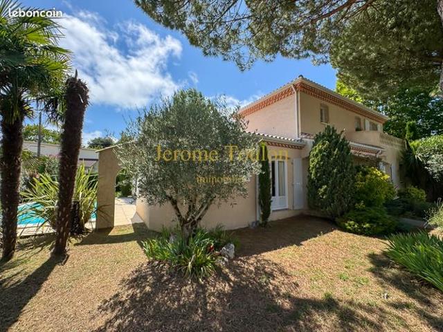 Villa 5 pièces 145 m²
