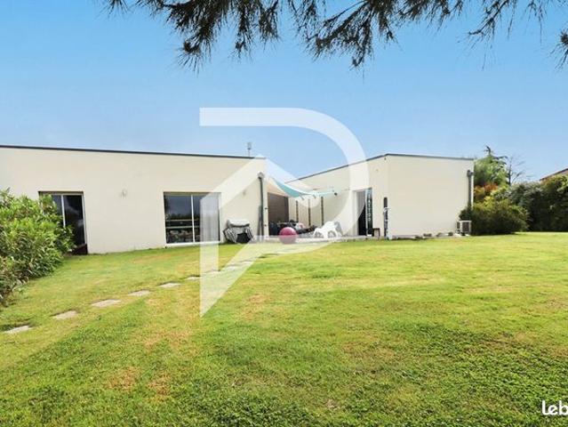 Villa 5 pièces 145 m²