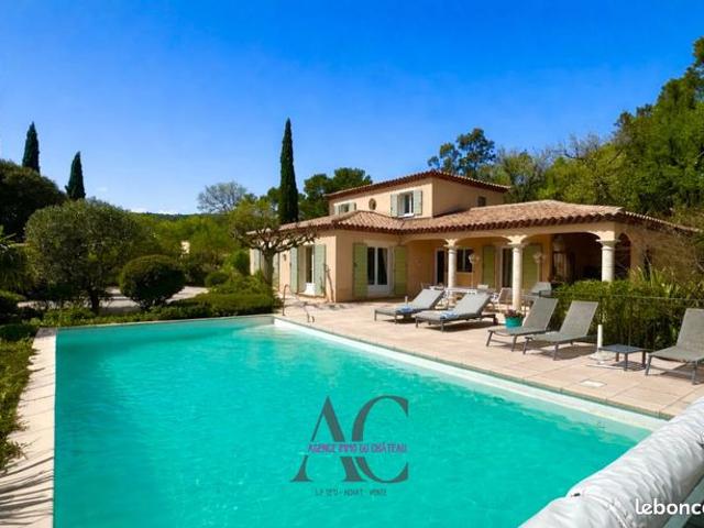 Villa 5 pièces 145 m²