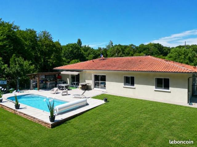 Villa 5 pièces 145 m²
