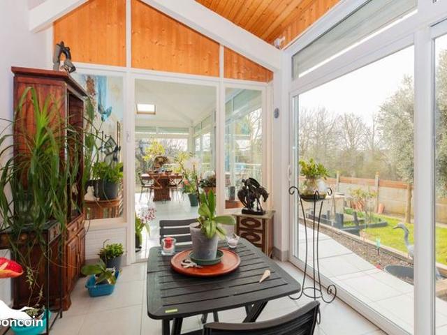 Villa 5 pièces 145 m²