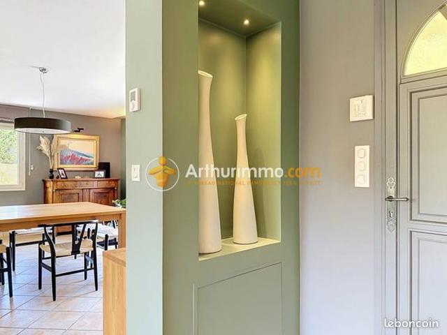 Villa 5 pièces 145 m²