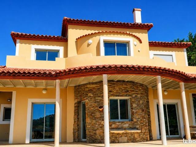 Villa 5 pièces 145 m²