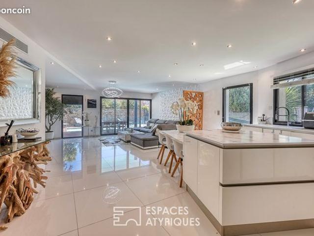 Villa 5 pièces 145 m²