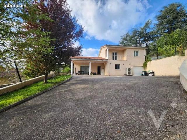 Villa 5 pièces 145 m²