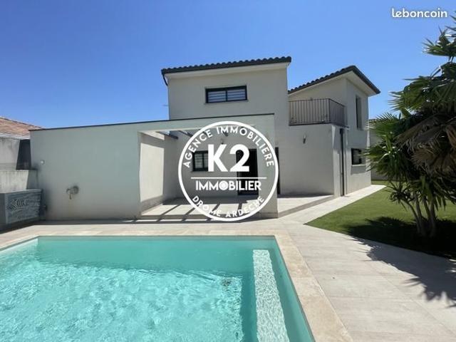 Villa 5 pièces 145 m²