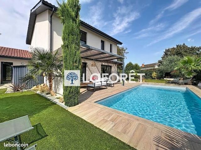 Villa 5 pièces 145 m²