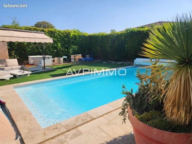 Villa 5 pièces 145 m²