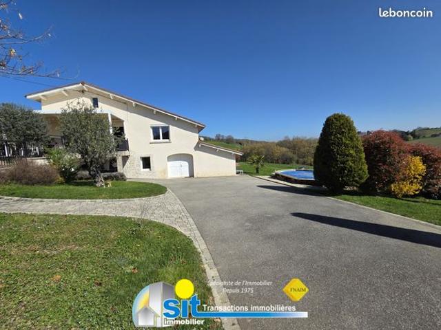 Villa 5 pièces 145 m²