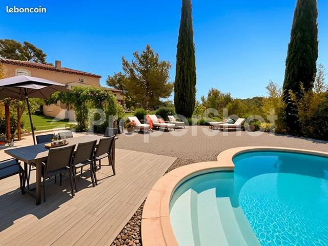 Villa 5 pièces 145 m²
