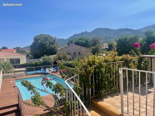 Villa 5 pièces 146 m²