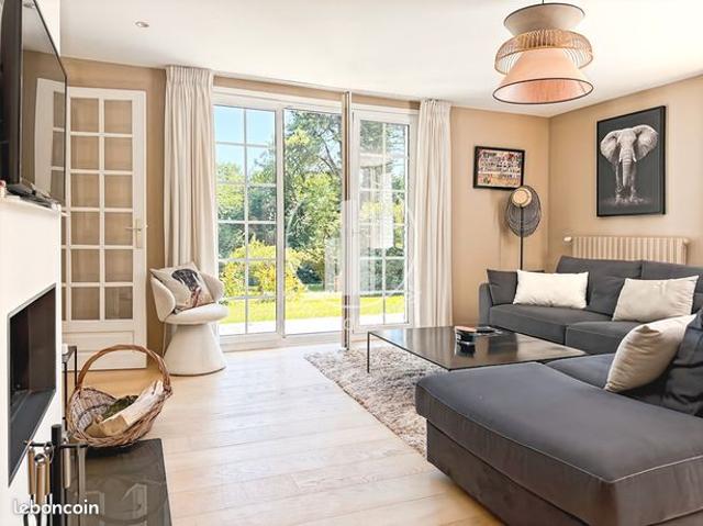 Villa 5 pièces 147 m²