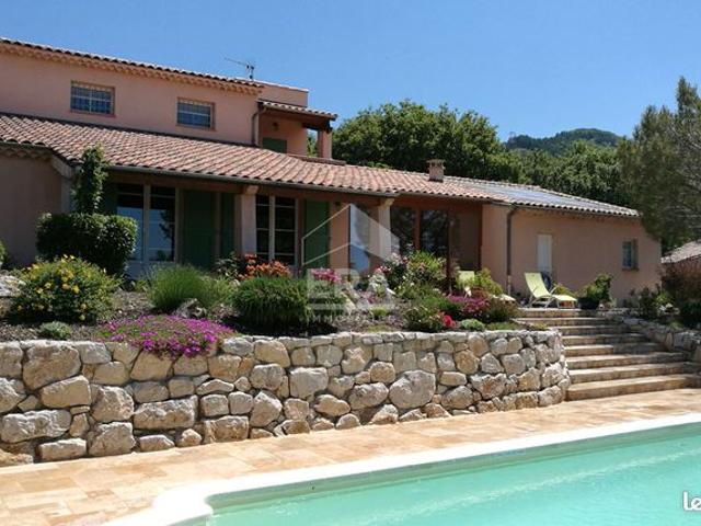 Villa 5 pièces 147 m²
