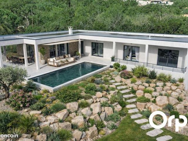 Villa 5 pièces 147 m²