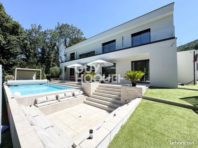 Villa 5 pièces 149 m²