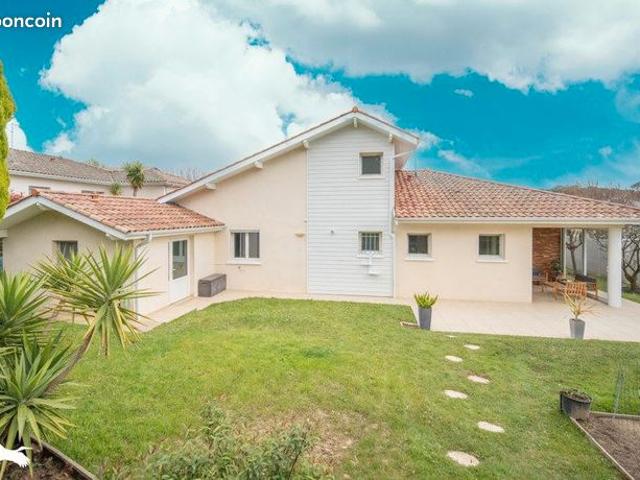 Villa 5 pièces 150 m²