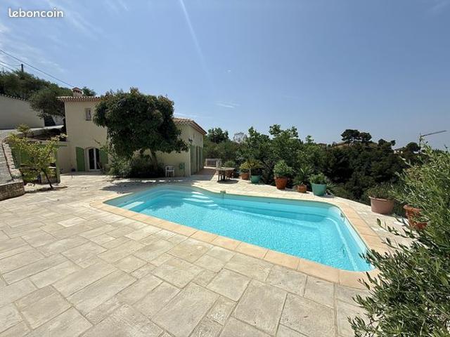 Villa 5 pièces 150 m²
