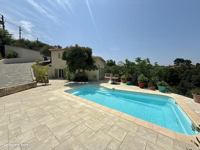Villa 5 pièces 150 m²