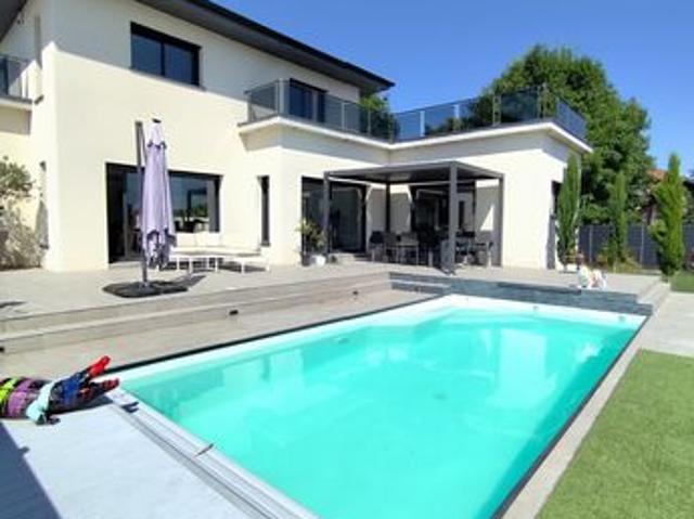 Villa 5 pièces 150 m²