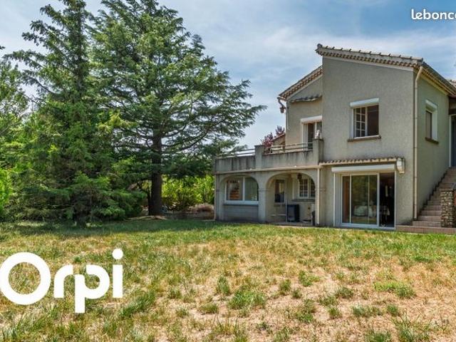 Villa 5 pièces 150 m²