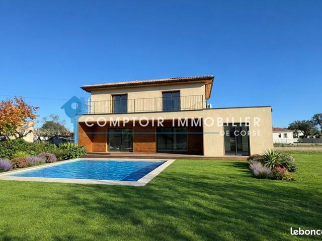 Villa 5 pièces 150 m²