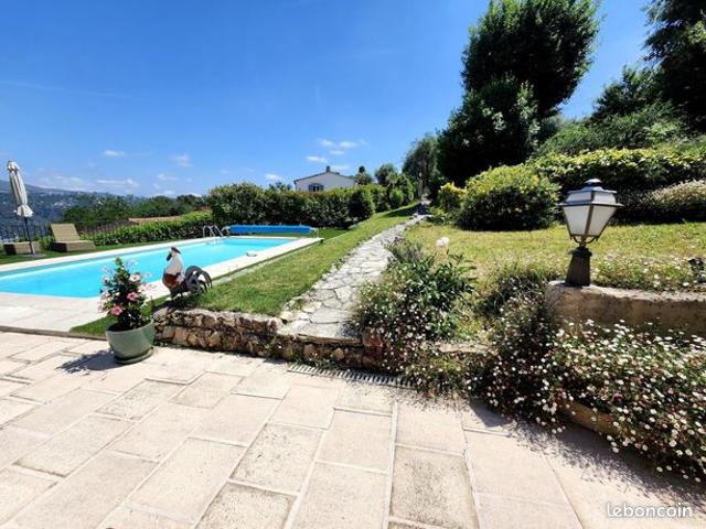 Villa 5 pièces 150 m²