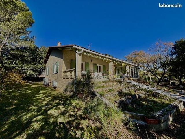 Villa 5 pièces 150 m²