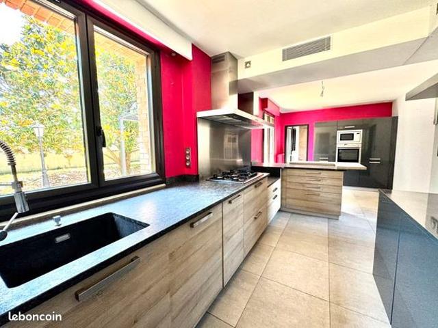Villa 5 pièces 150 m²
